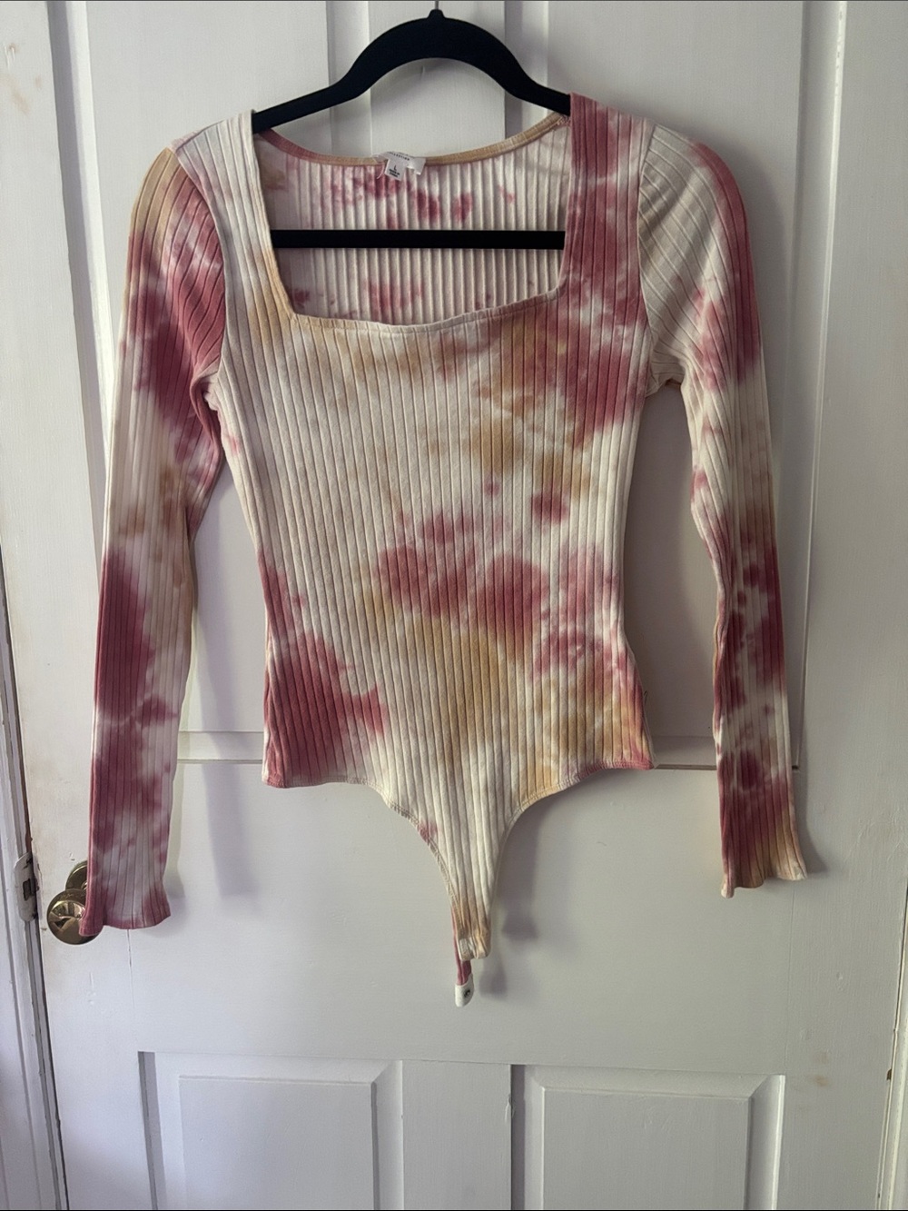 Le Lis Ribbed Square Neck Tie-Dye Bodysuit - Pink & Cream & Gold